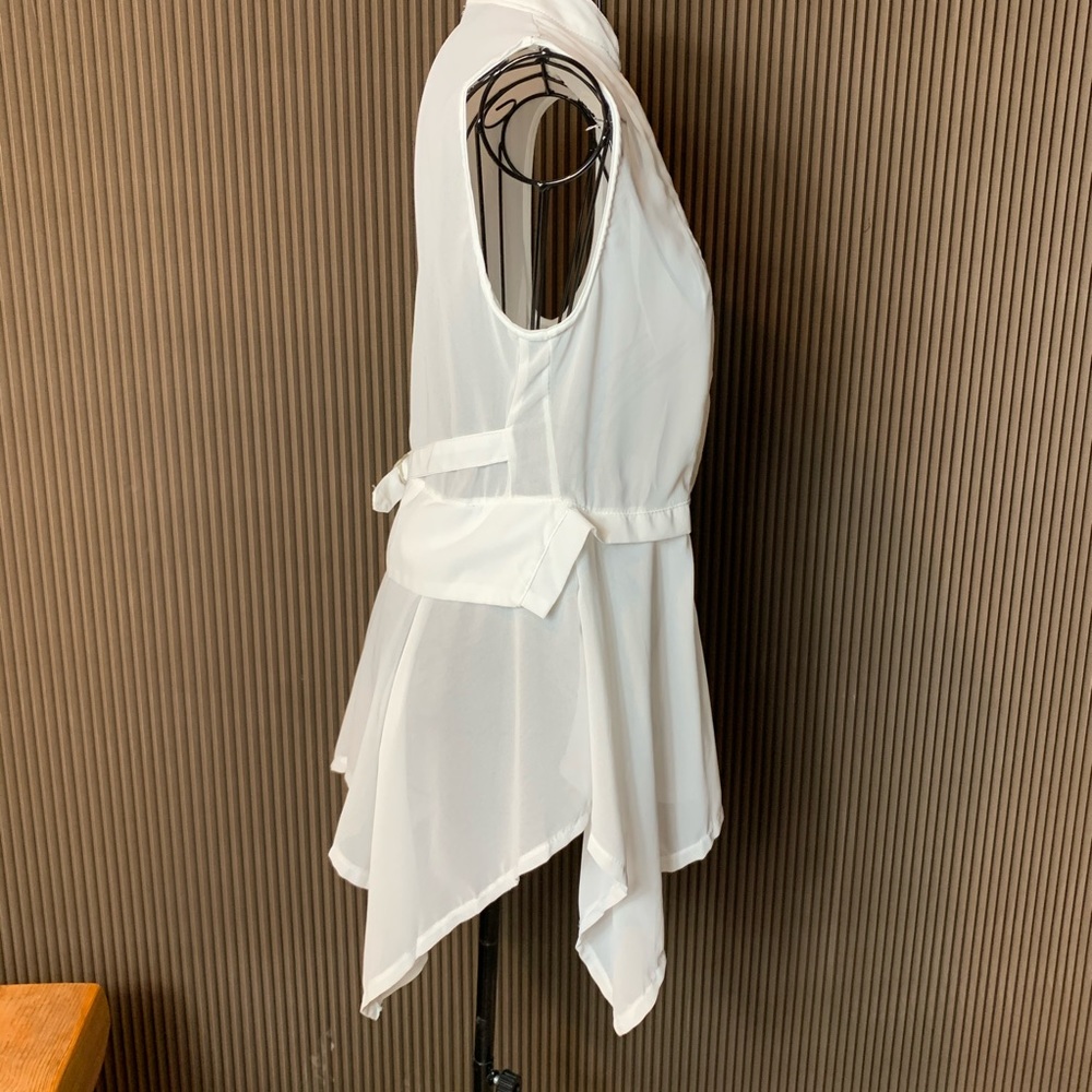 Ziranjio sleeveless asymmetrical angles blouse - Picture 4 of 8
